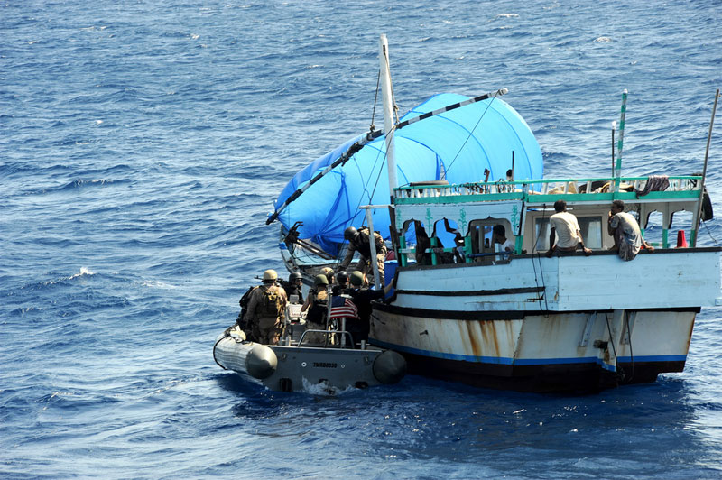 Στόχος των πειρατών οι απαγωγές αξιωματικών στα χωρικά ύδατα της ...